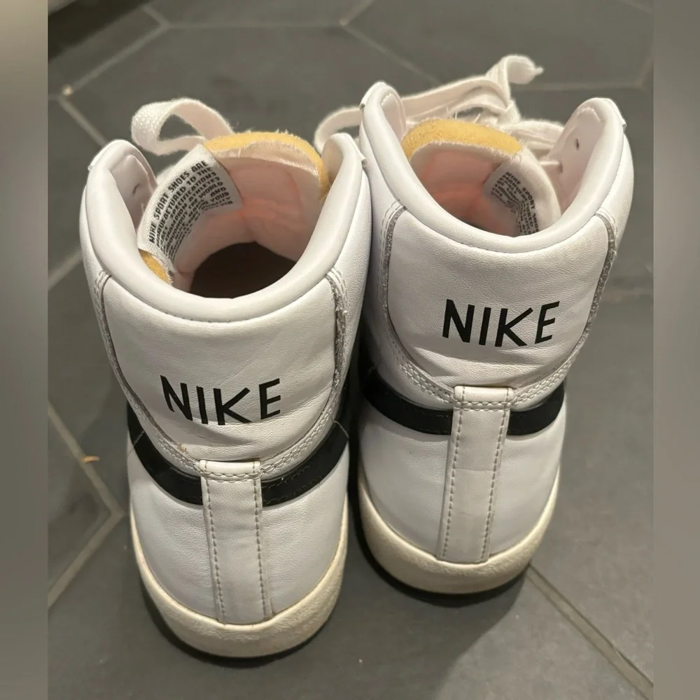 Nike Blazer Mid 77, black and white, women’s size 8.5 high top sneakers - Picture 6 of 12